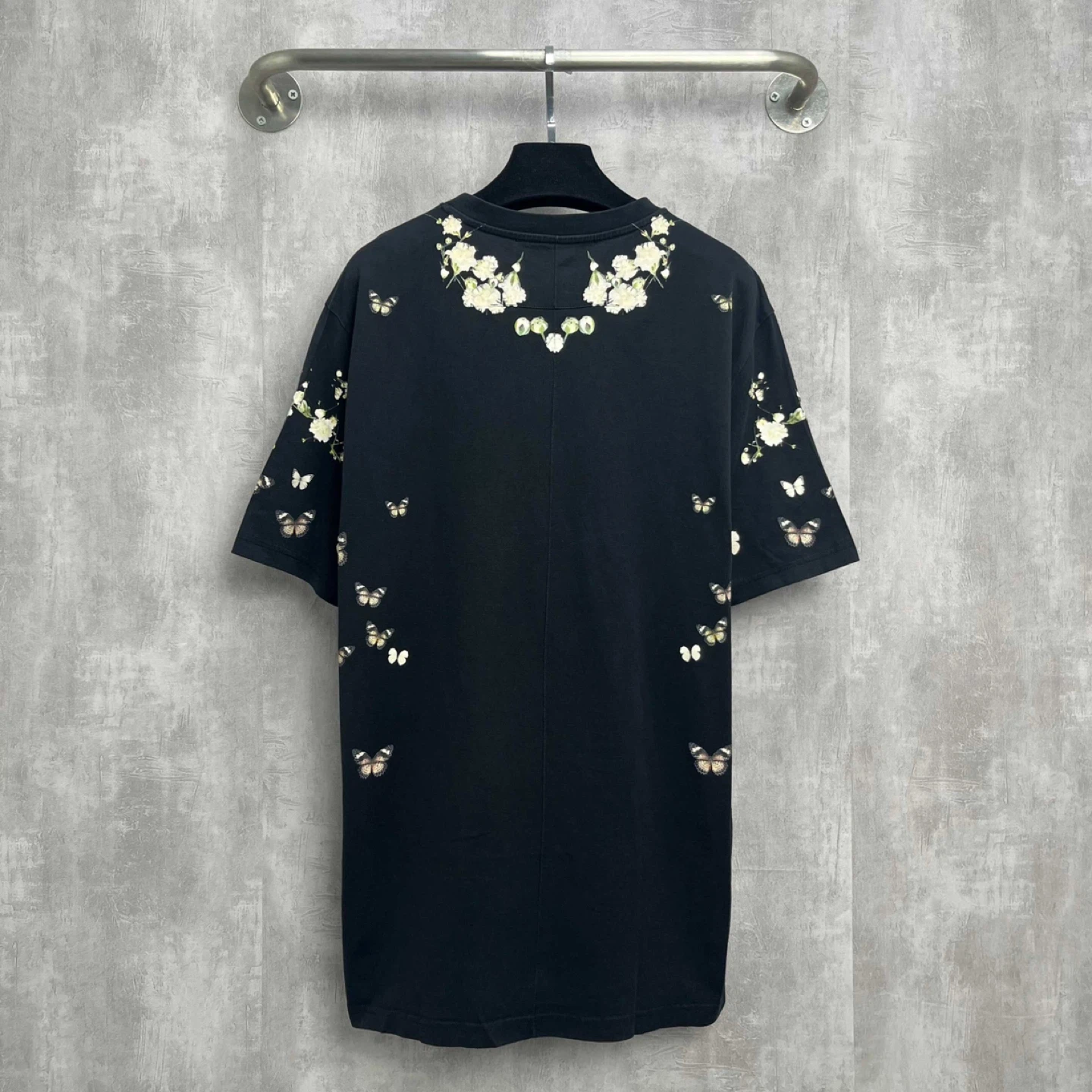 Authentic Givenchy Graphic Print T-Shirt - photo 3