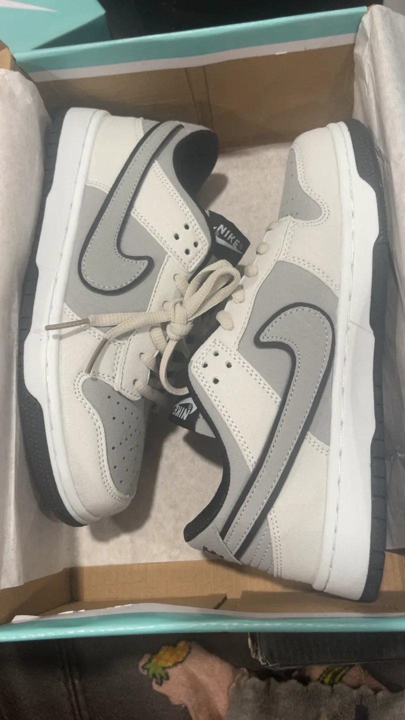 Nike Dunk Low Grey/White size 36 unisex image indicator(5)