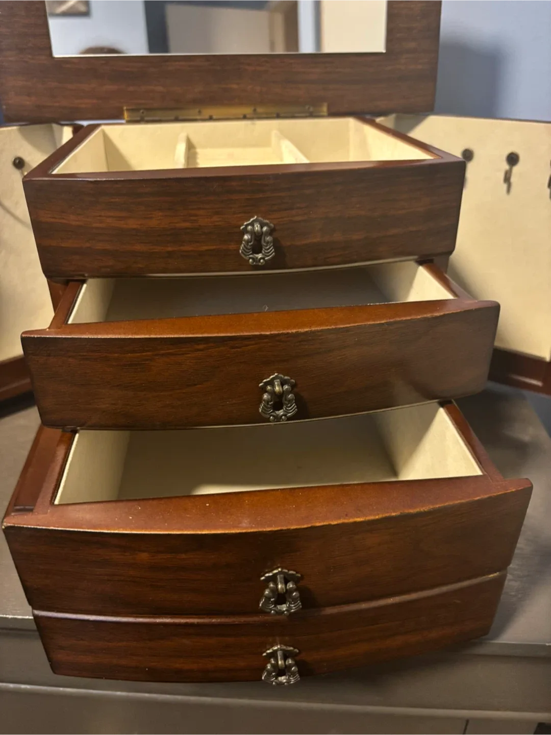 Wooden Jewelry Box image indicator(2)