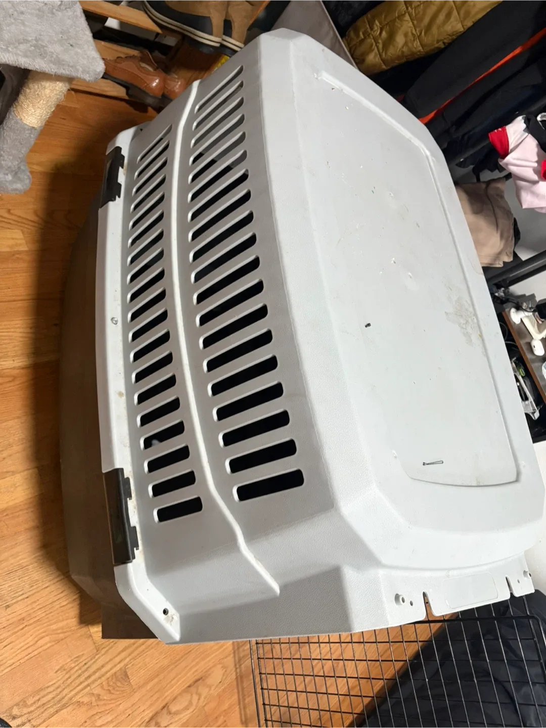 Used Pet Carrier image indicator(2)