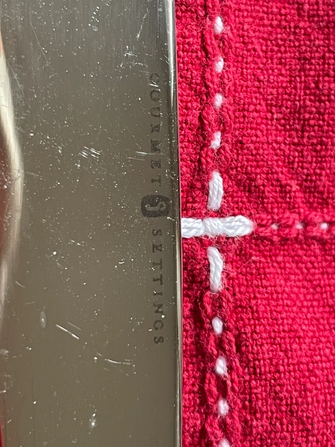 Gourmet Settings Flatware 4 Place Settings w/ Swirled Handles image indicator(4)