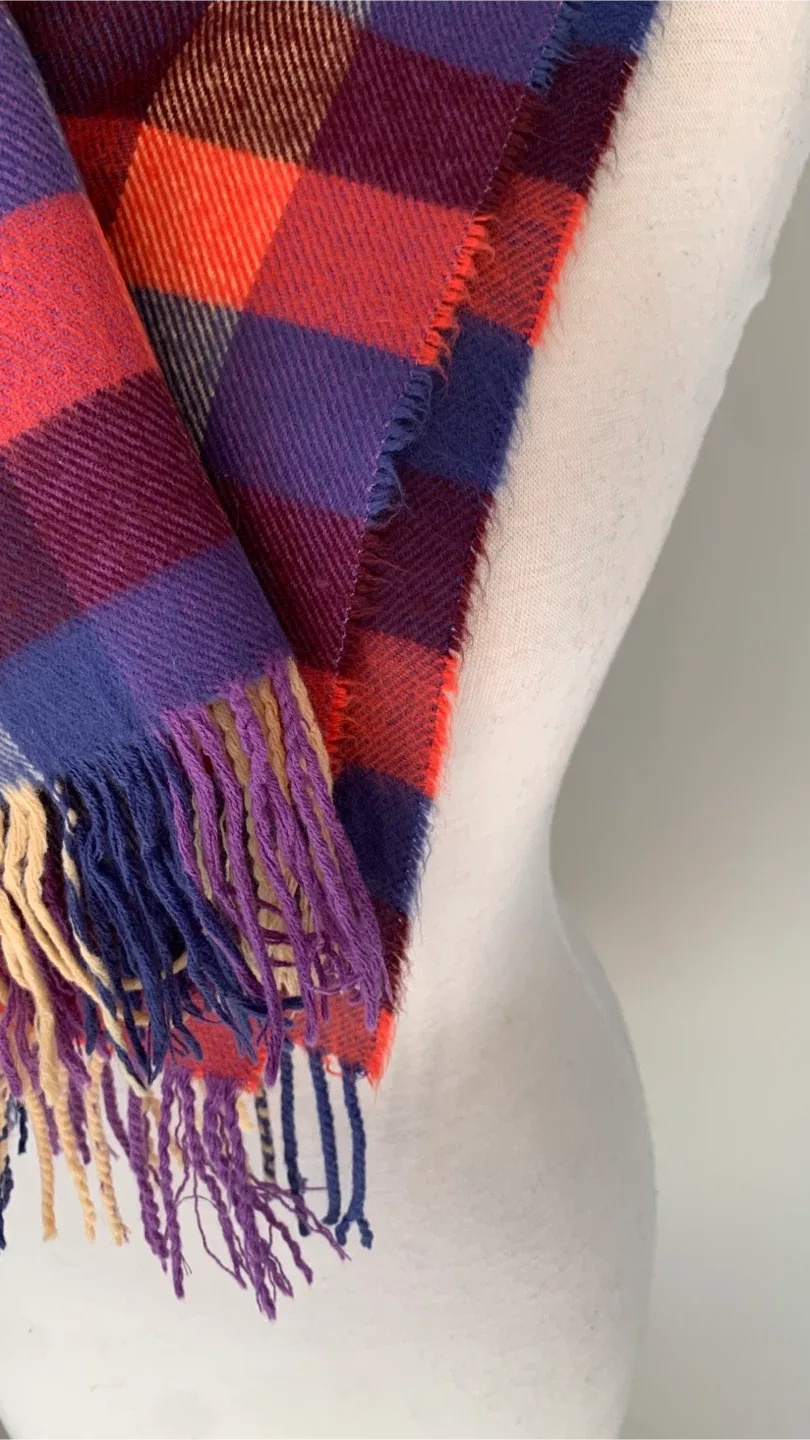 100% Cashmere made in Scotland Vintage Scarf image indicator(6)