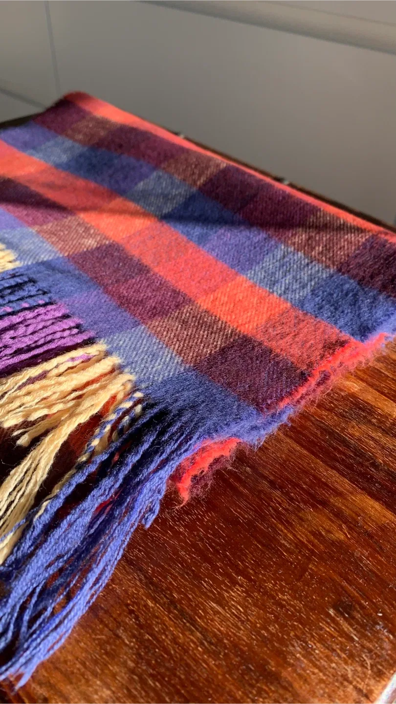 100% Cashmere made in Scotland Vintage Scarf image indicator(9)