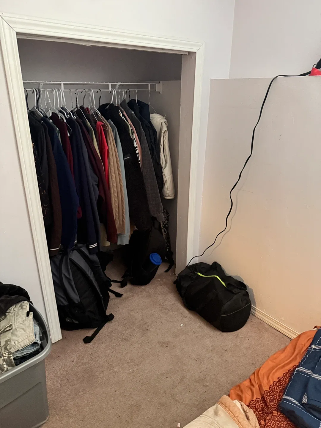 Bedroom for rent image indicator(2)