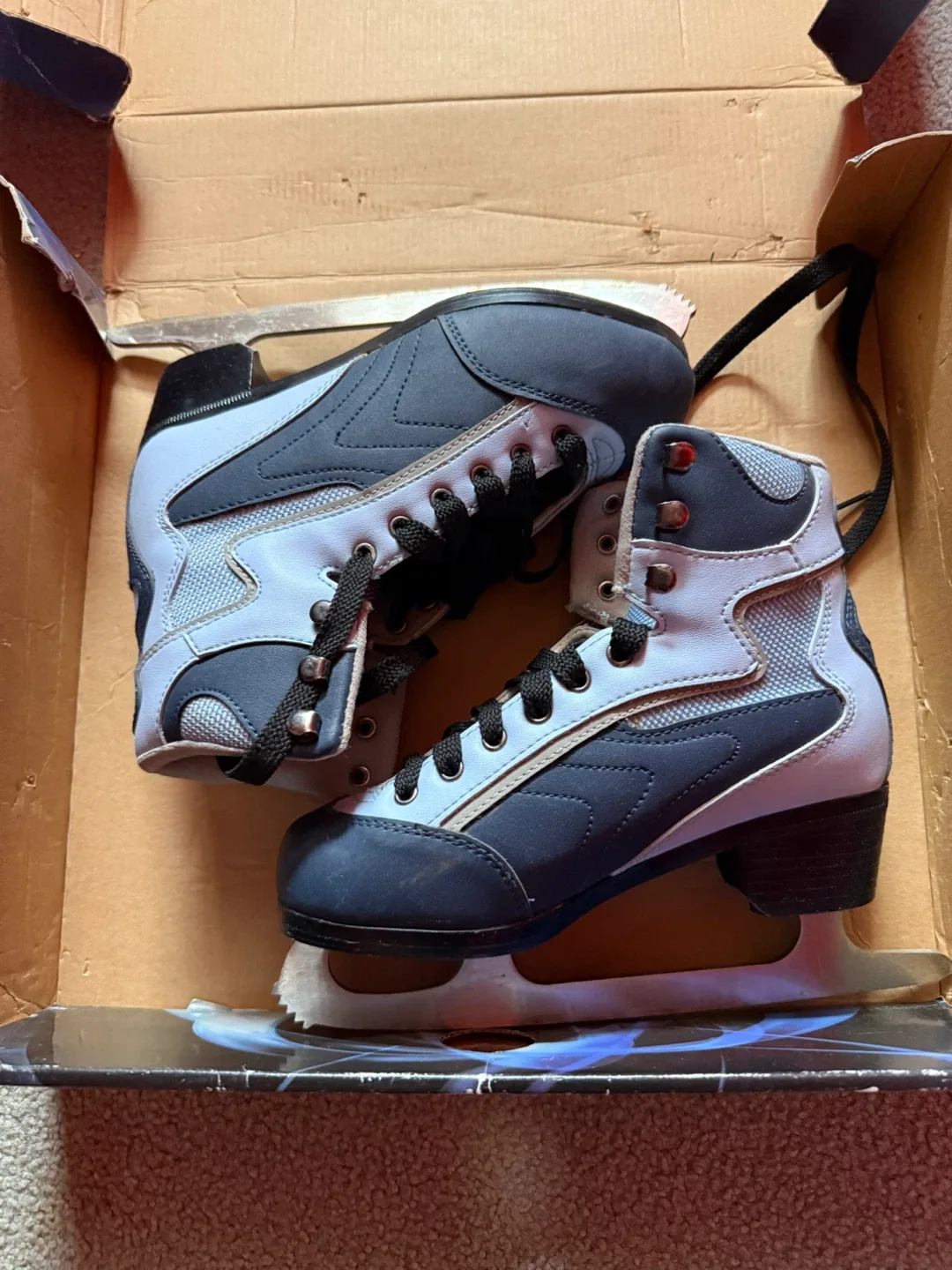 Recreation Skates Size 5