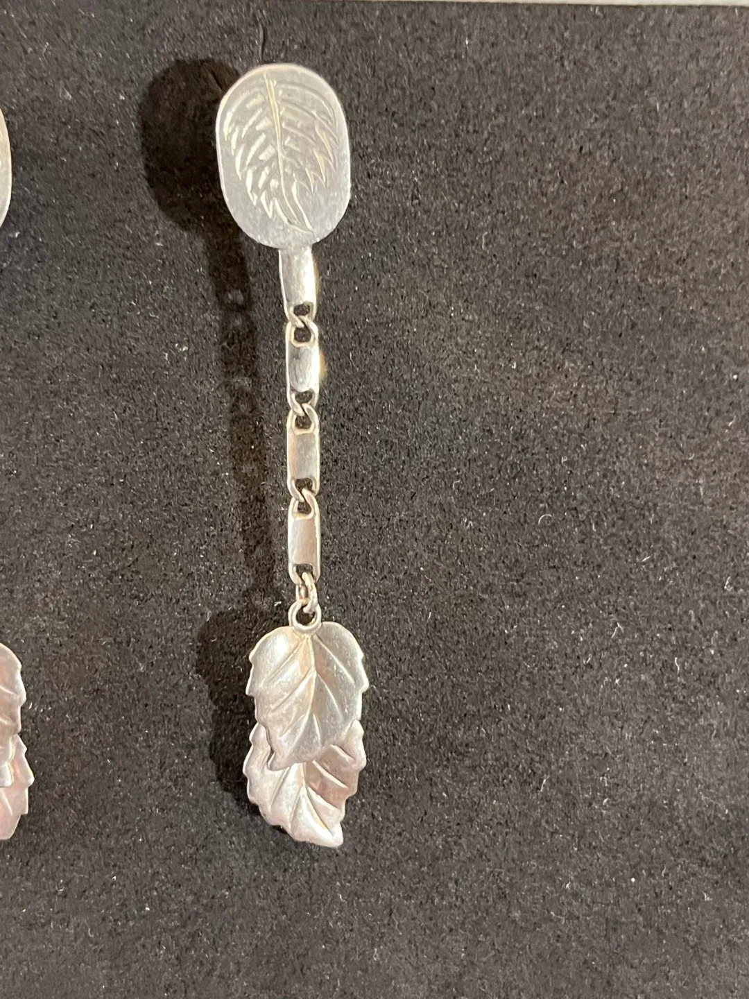 Vintage Sterling Silver Leaf Dangle Earrings image indicator(2)