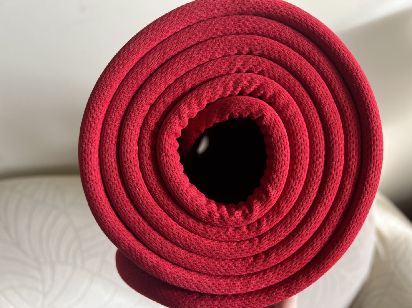 Brand New-Yoga Mat - Black & Red - photo 2