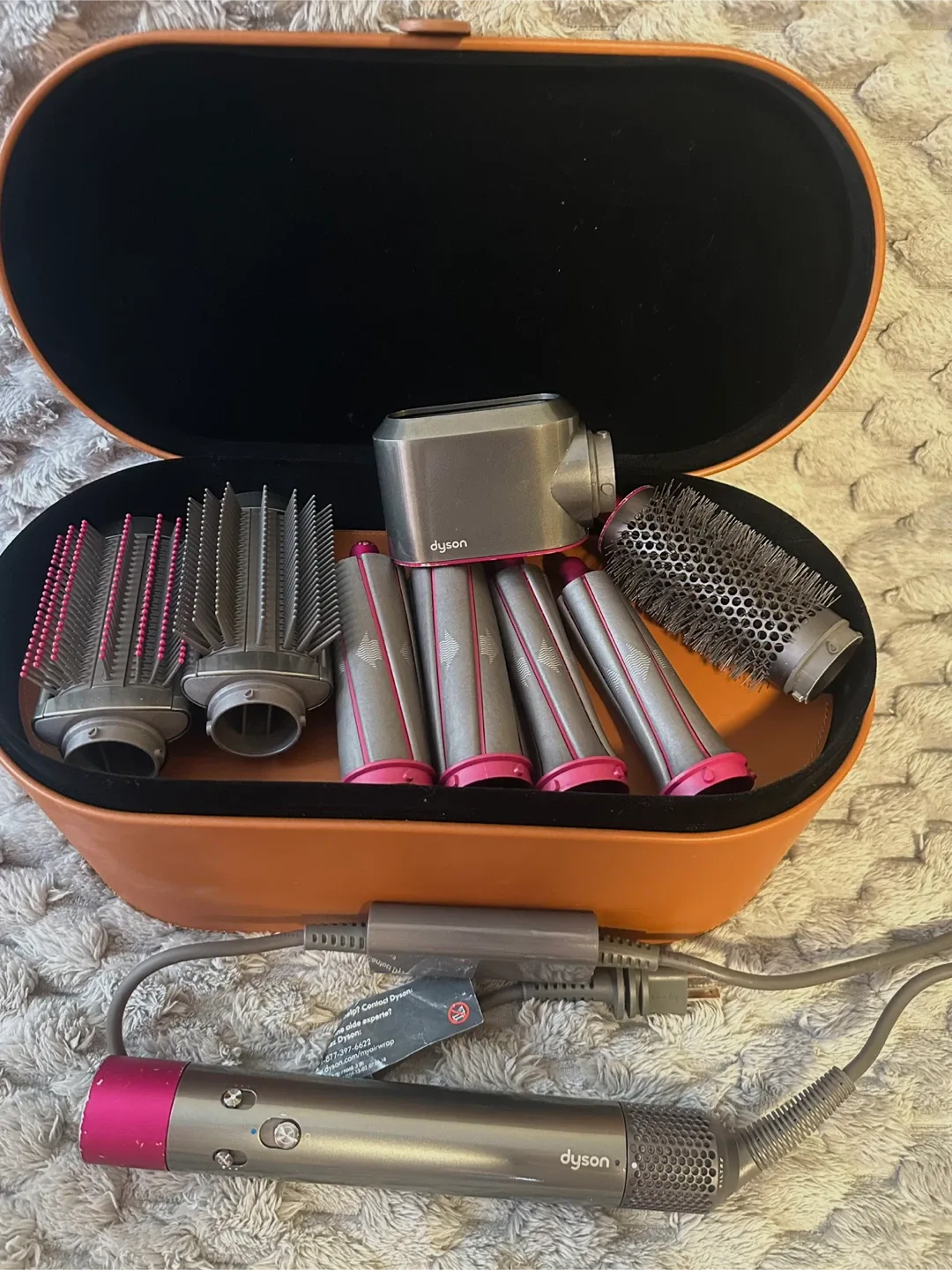 Dyson Airwrap Complete Styler, all attachments, case image indicator(3)