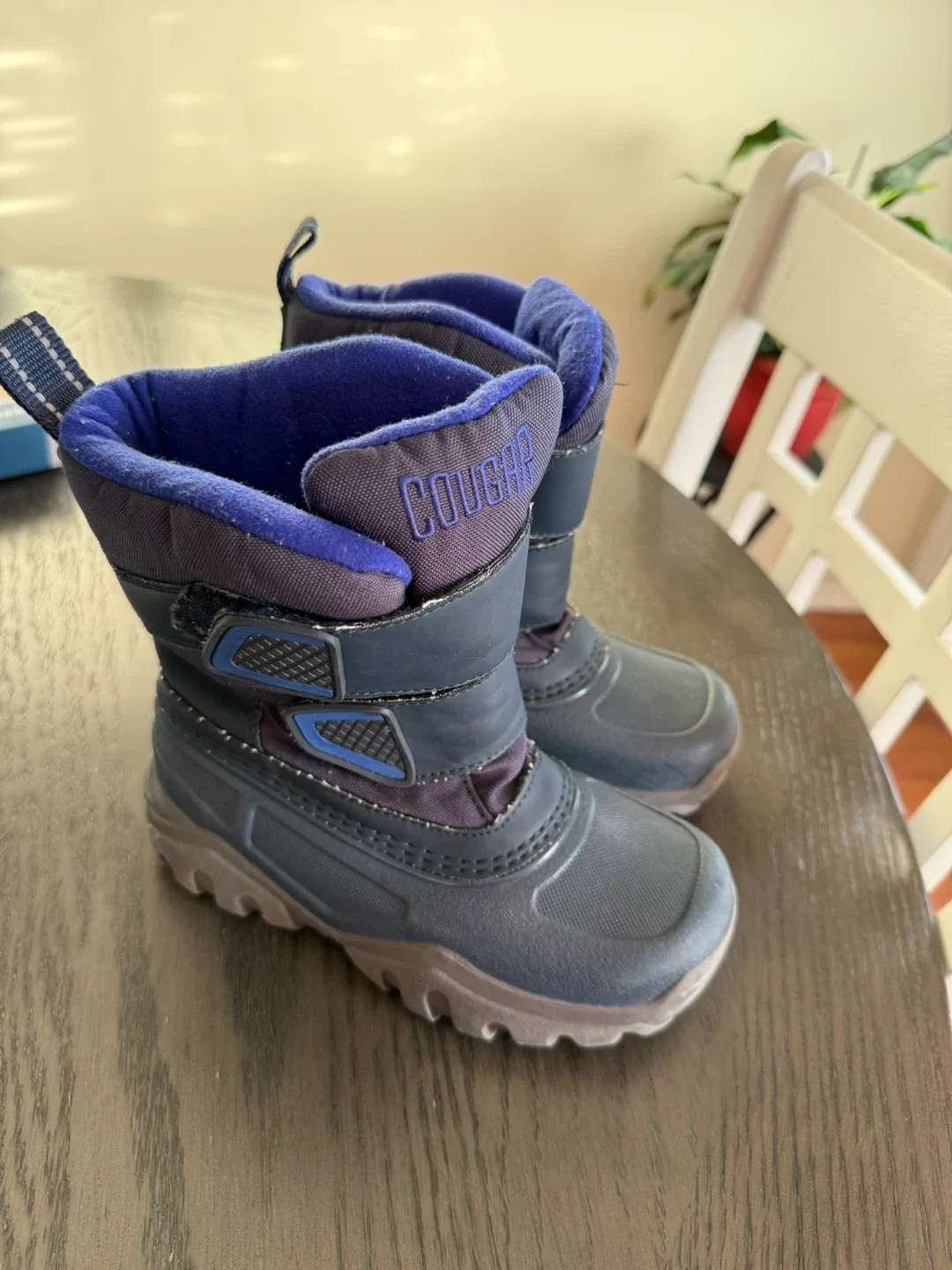 Cougar winter boots size 12