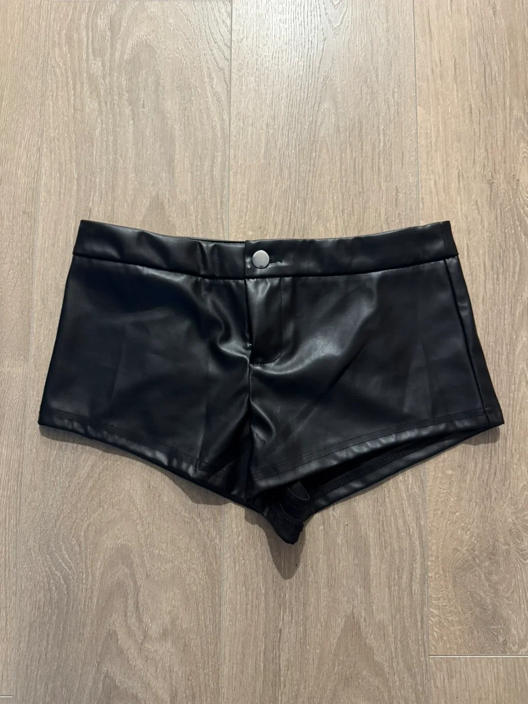 Black Leather Low Rise Shorts image indicator(2)