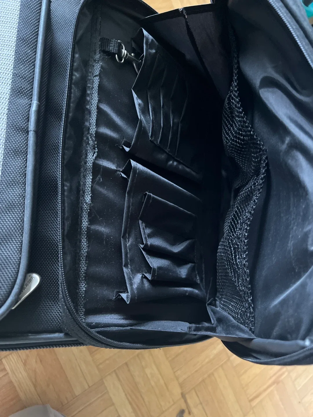 Compu-Carrier Rolling Suitcase - Black image indicator(4)