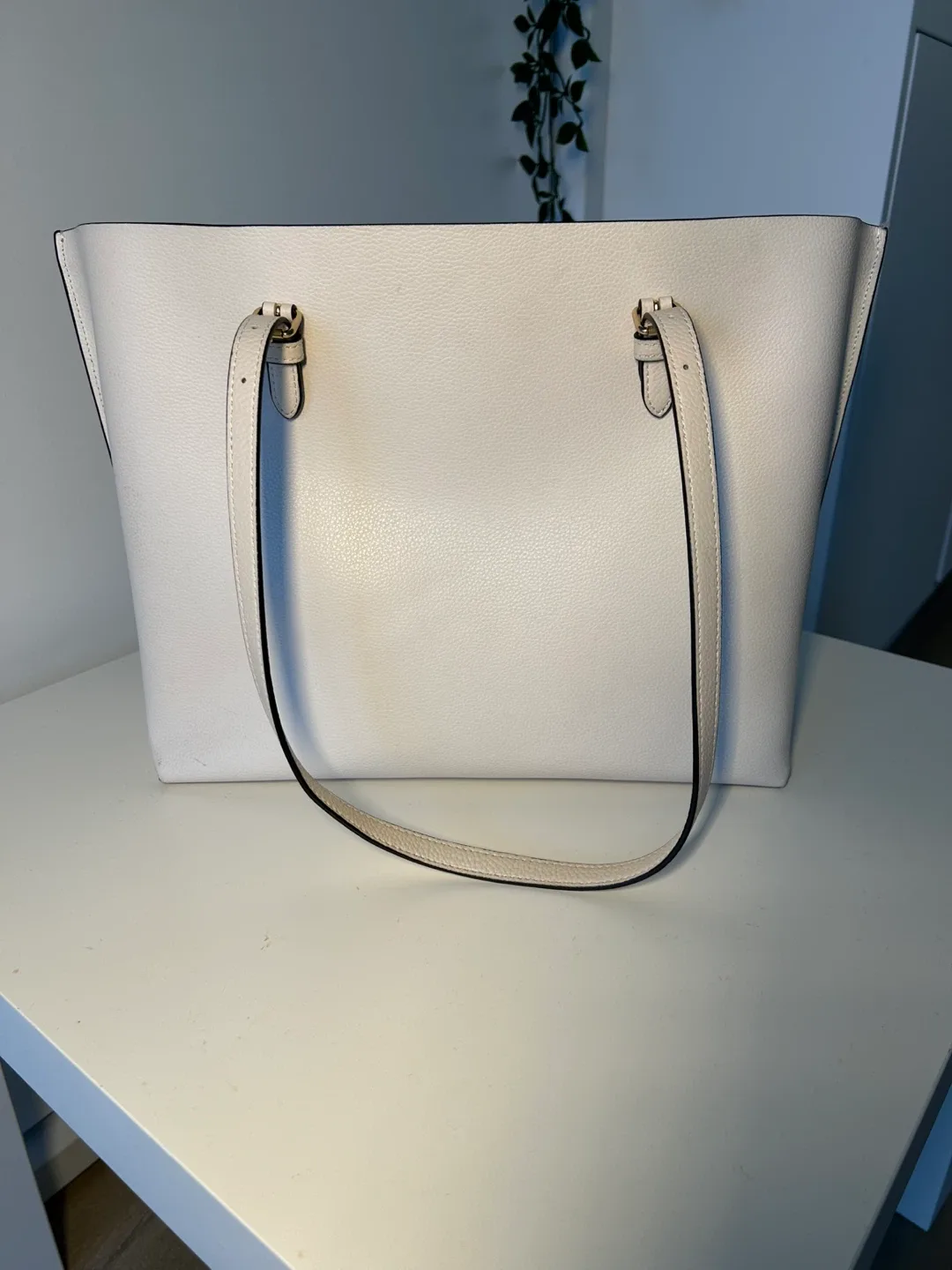 Coach White Leather Tote Bag image indicator(2)