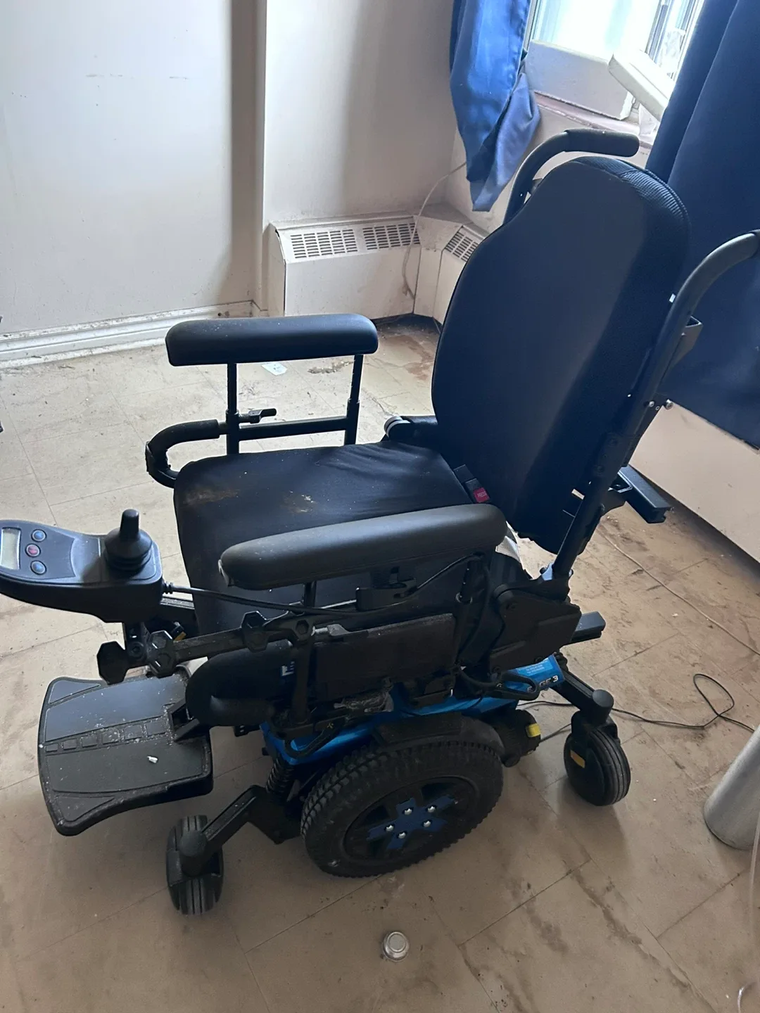 Quantum power chair Q6 edge image indicator(5)