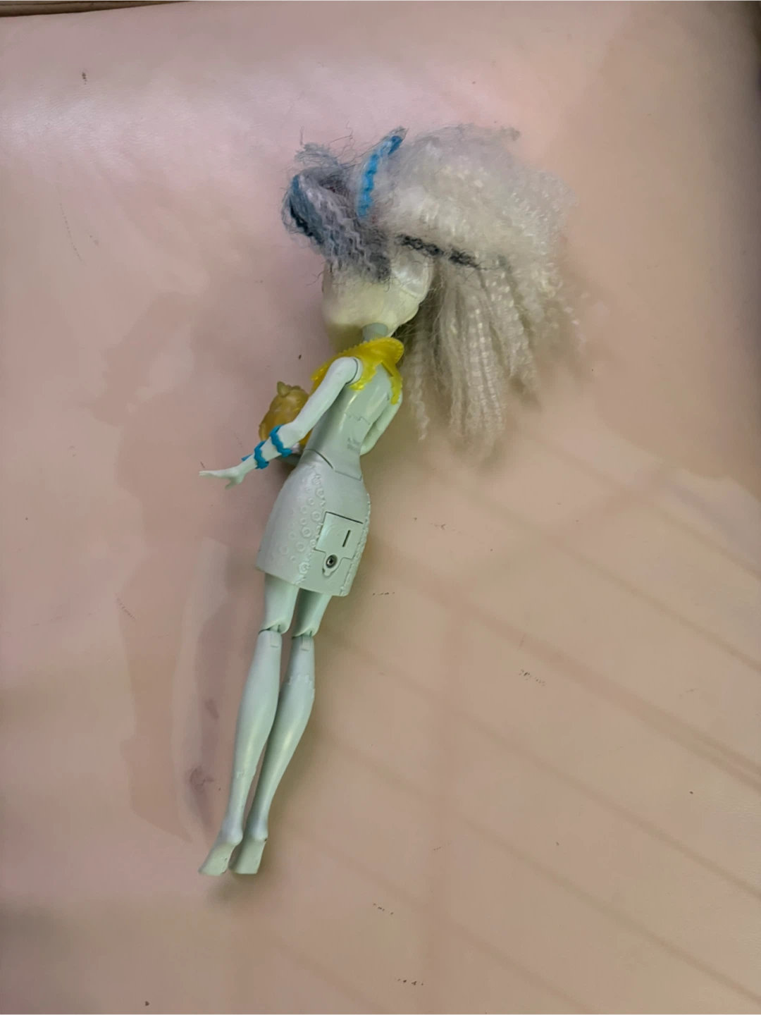Monster High Doll needs batteries/clothes $7 - photo 4