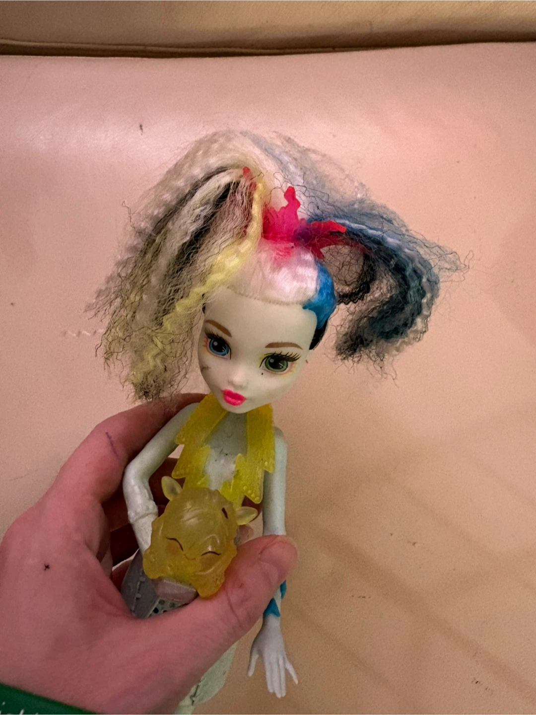 Monster High Doll needs batteries/clothes $7 - photo 2