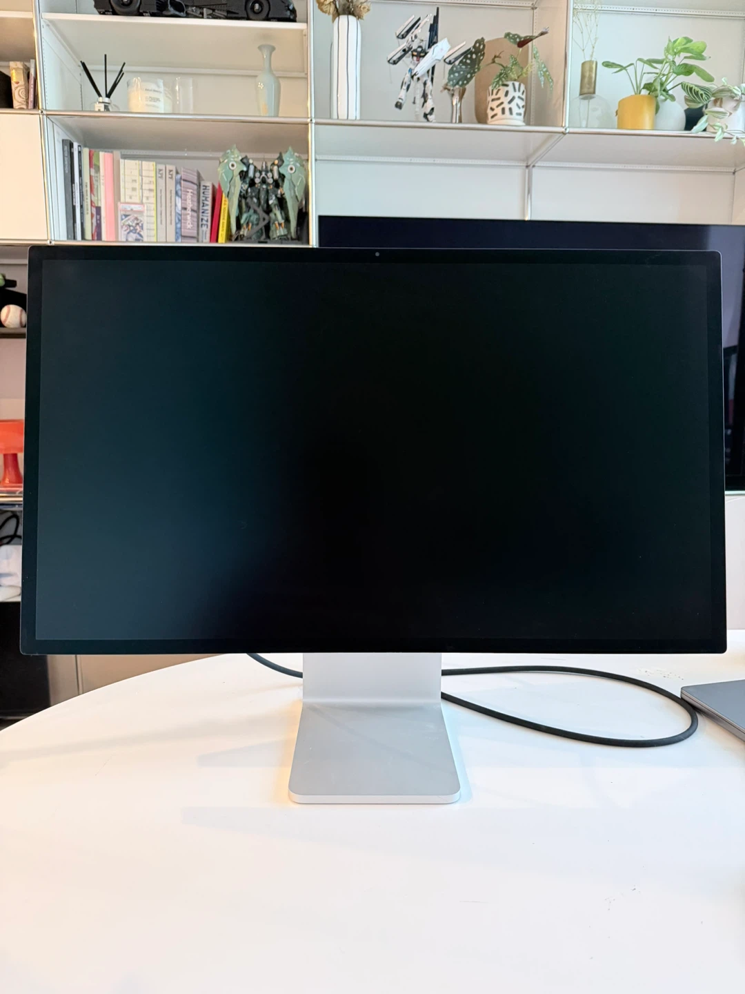 Apple Studio Display nano texture glass + tilt & height stand