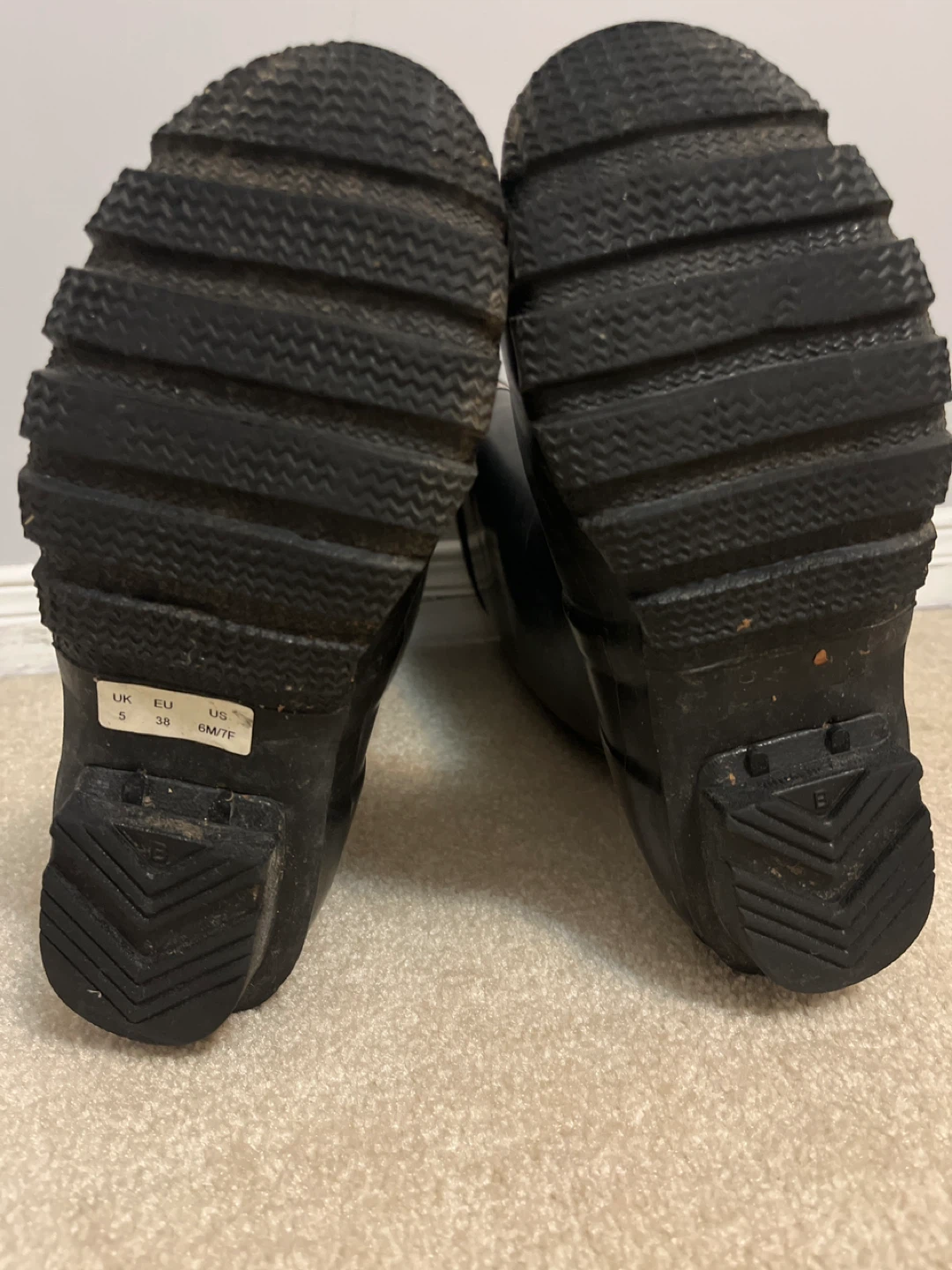 Hunter Rain Boots - Size 6/7 - photo 3