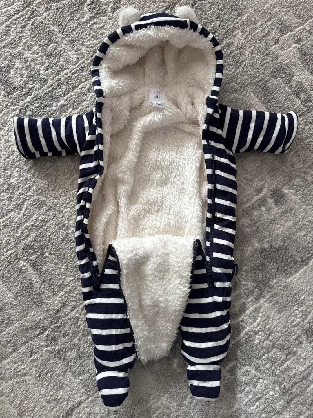 Baby Gap 0-3 Months Snowsuit image indicator(4)