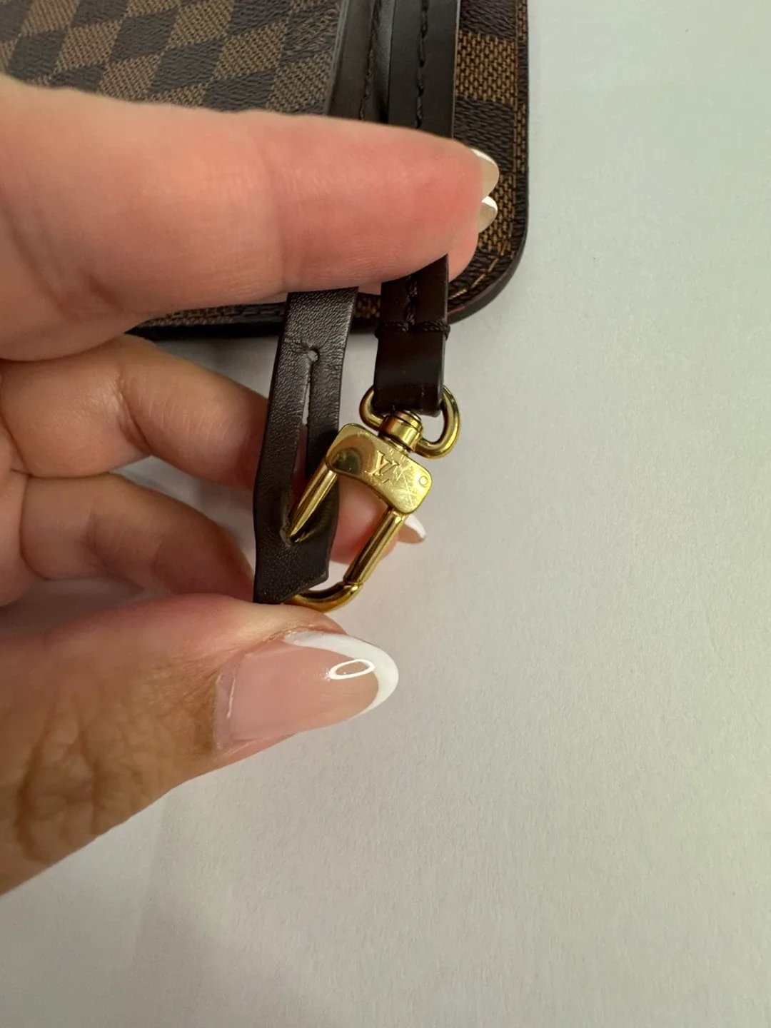 Louis Vuitton Damier Ebene Pochette image indicator(5)