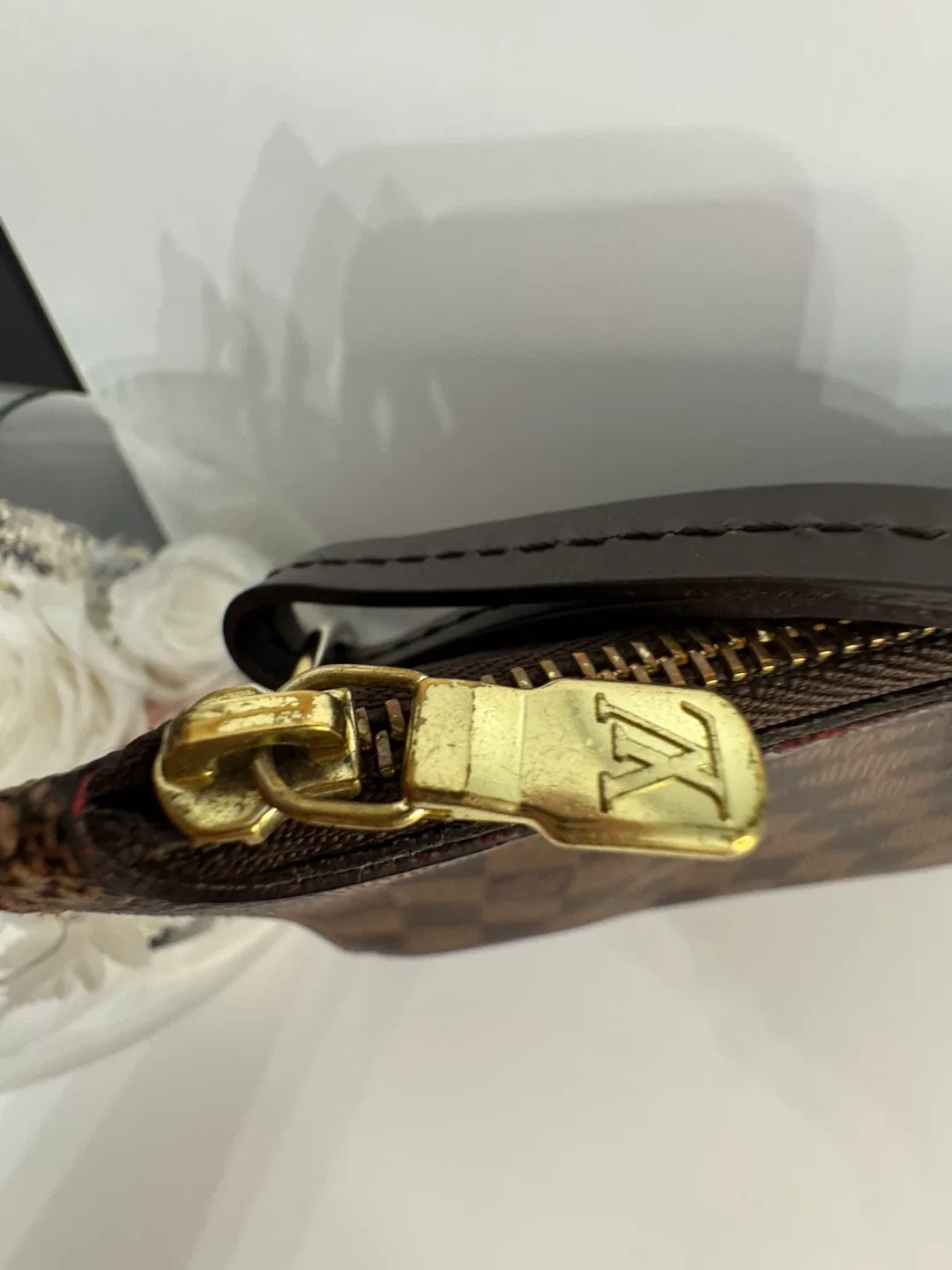 Louis Vuitton Damier Ebene Pochette image indicator(7)