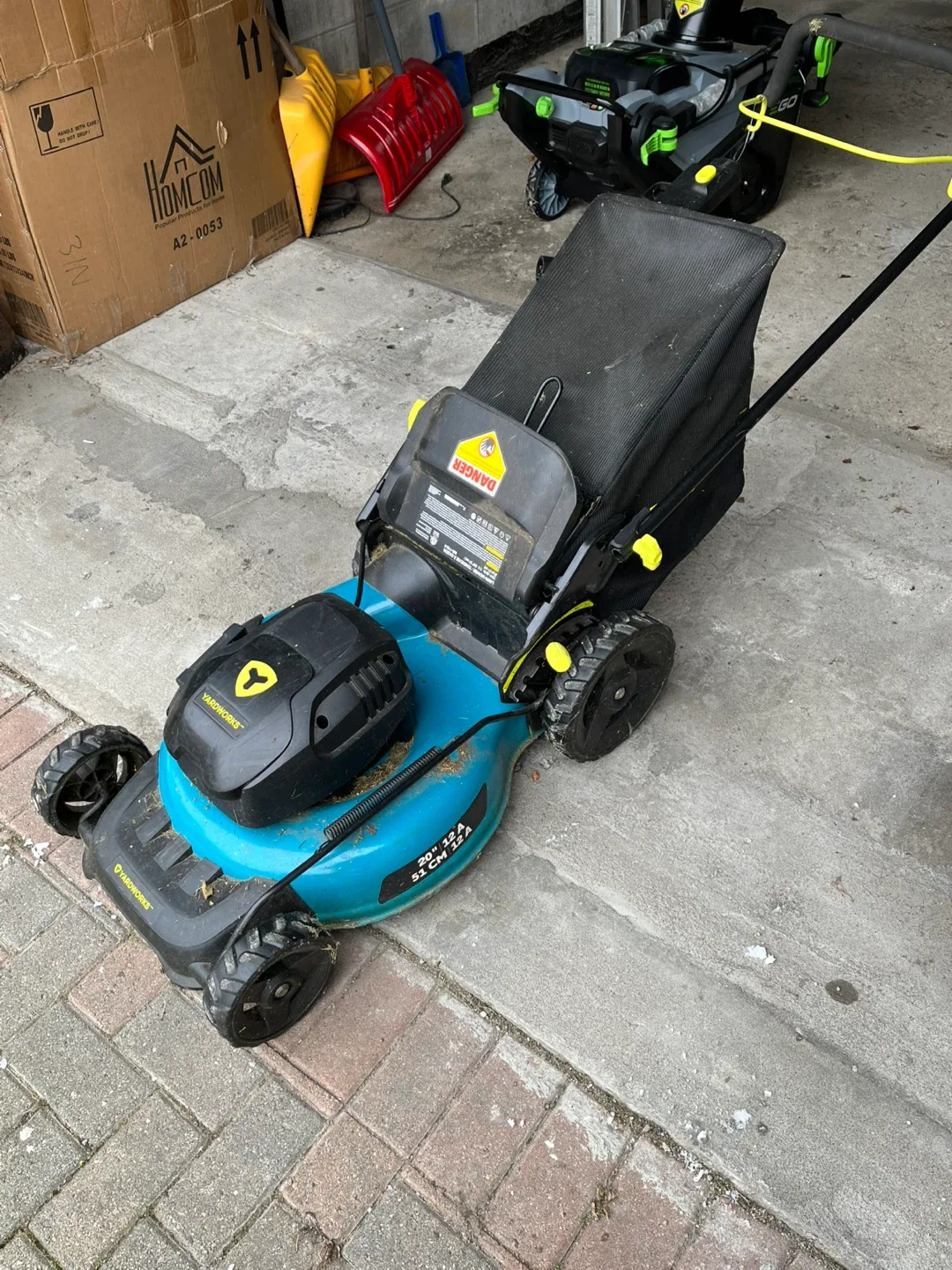 Yardworks 20V 12A 51cm Lawn Mower