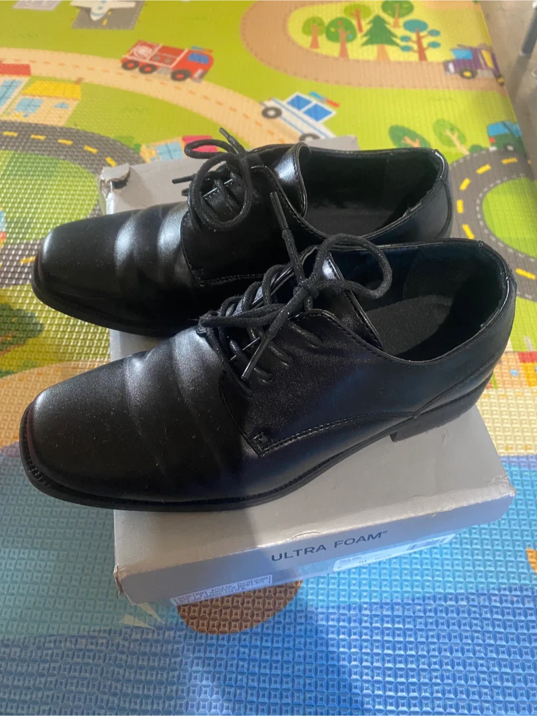 Perry Ellis Portfolio Black Dress Shoes Size 2 image indicator(3)