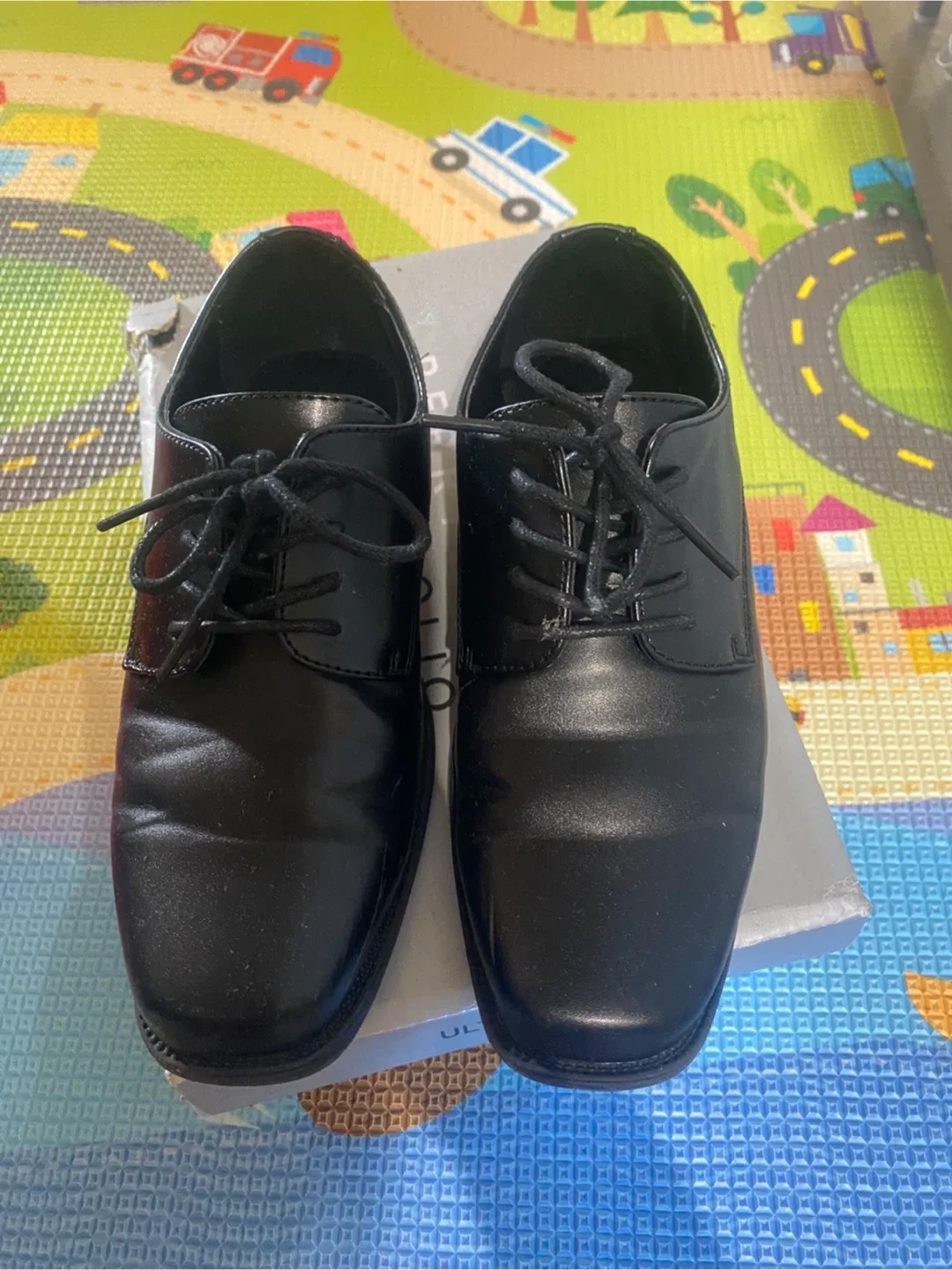 Perry Ellis Portfolio Black Dress Shoes Size 2 image indicator(4)