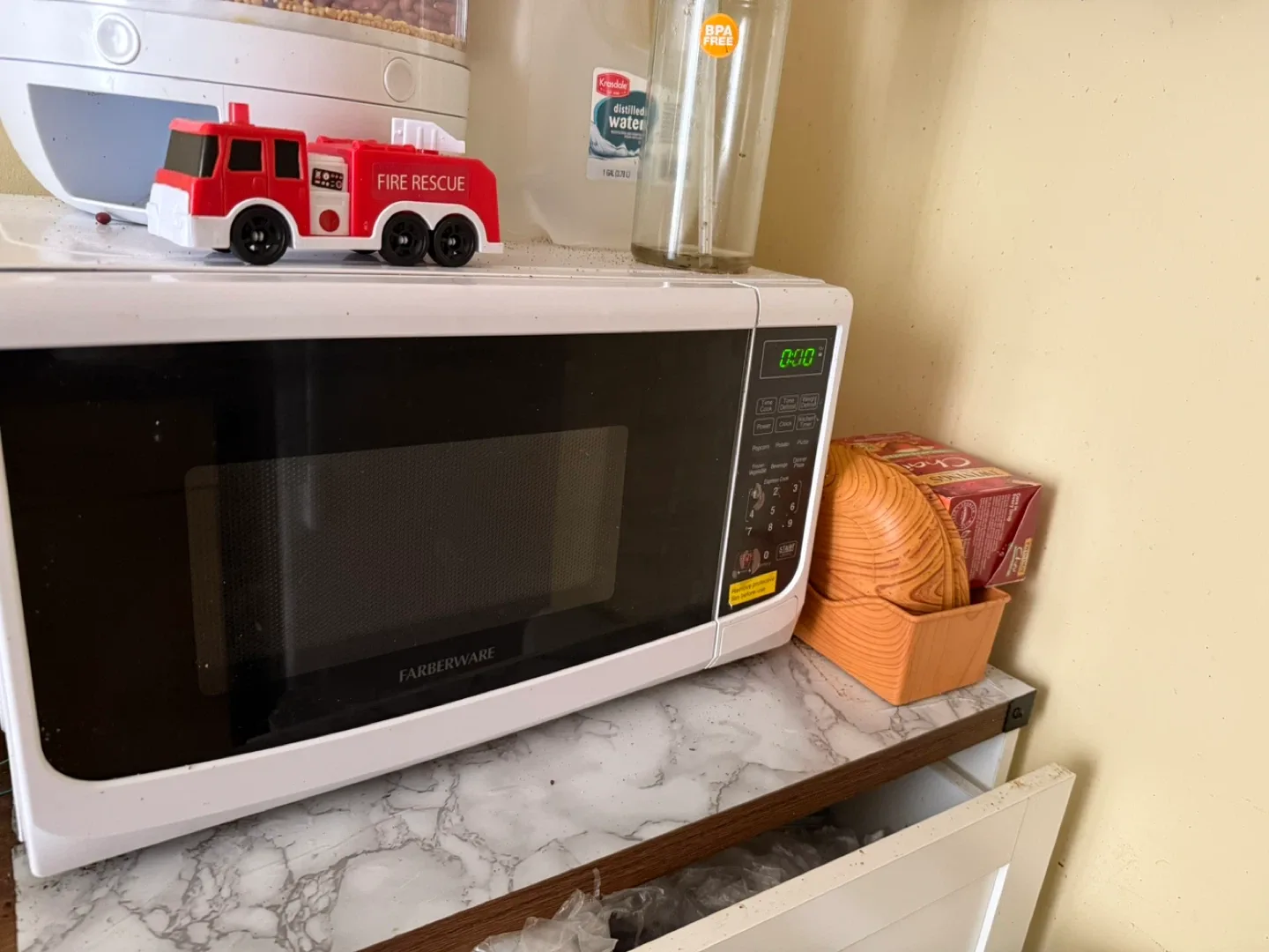 Farberware Microwave Oven - White