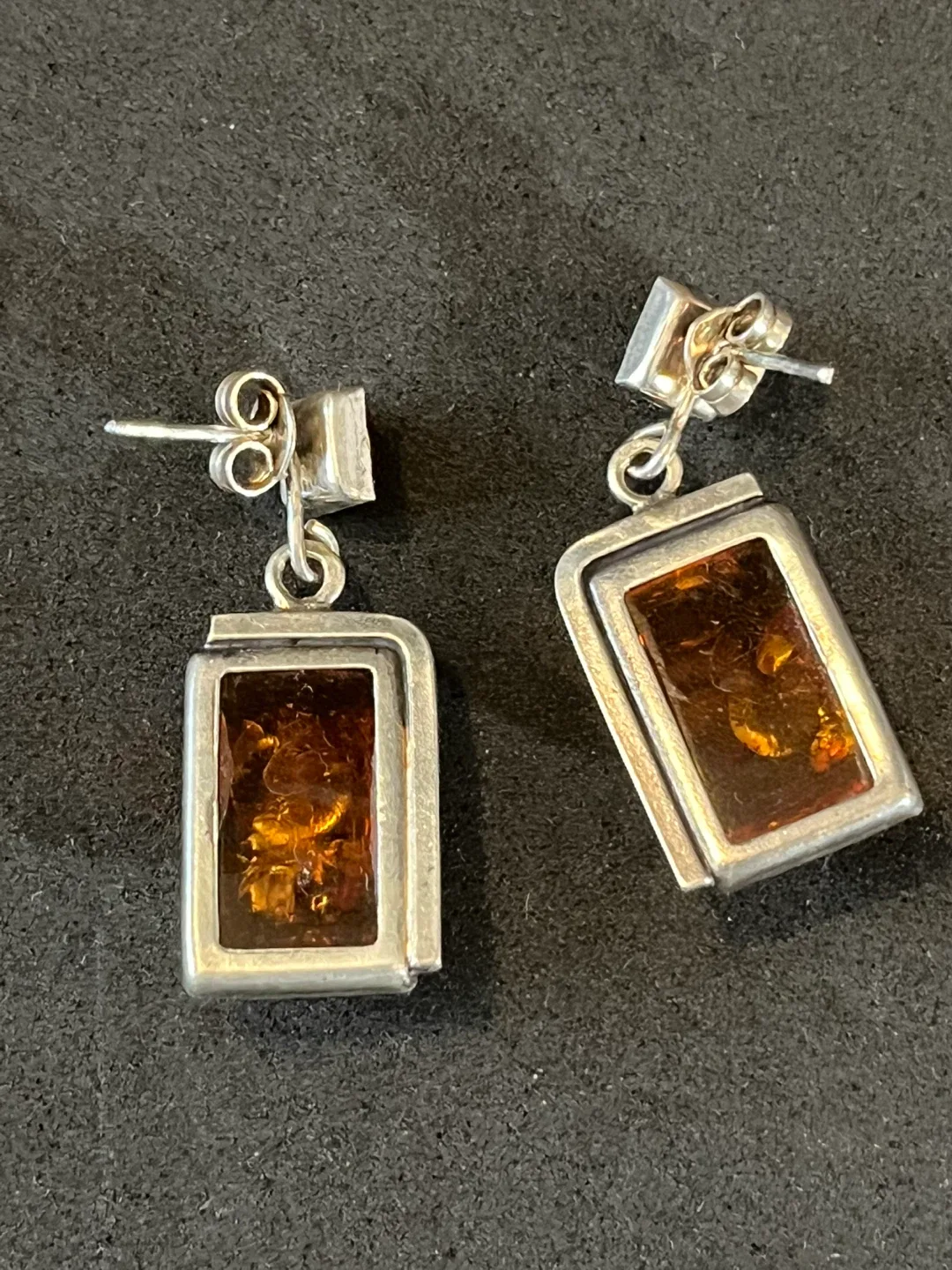 Amber Drop Earrings image indicator(4)