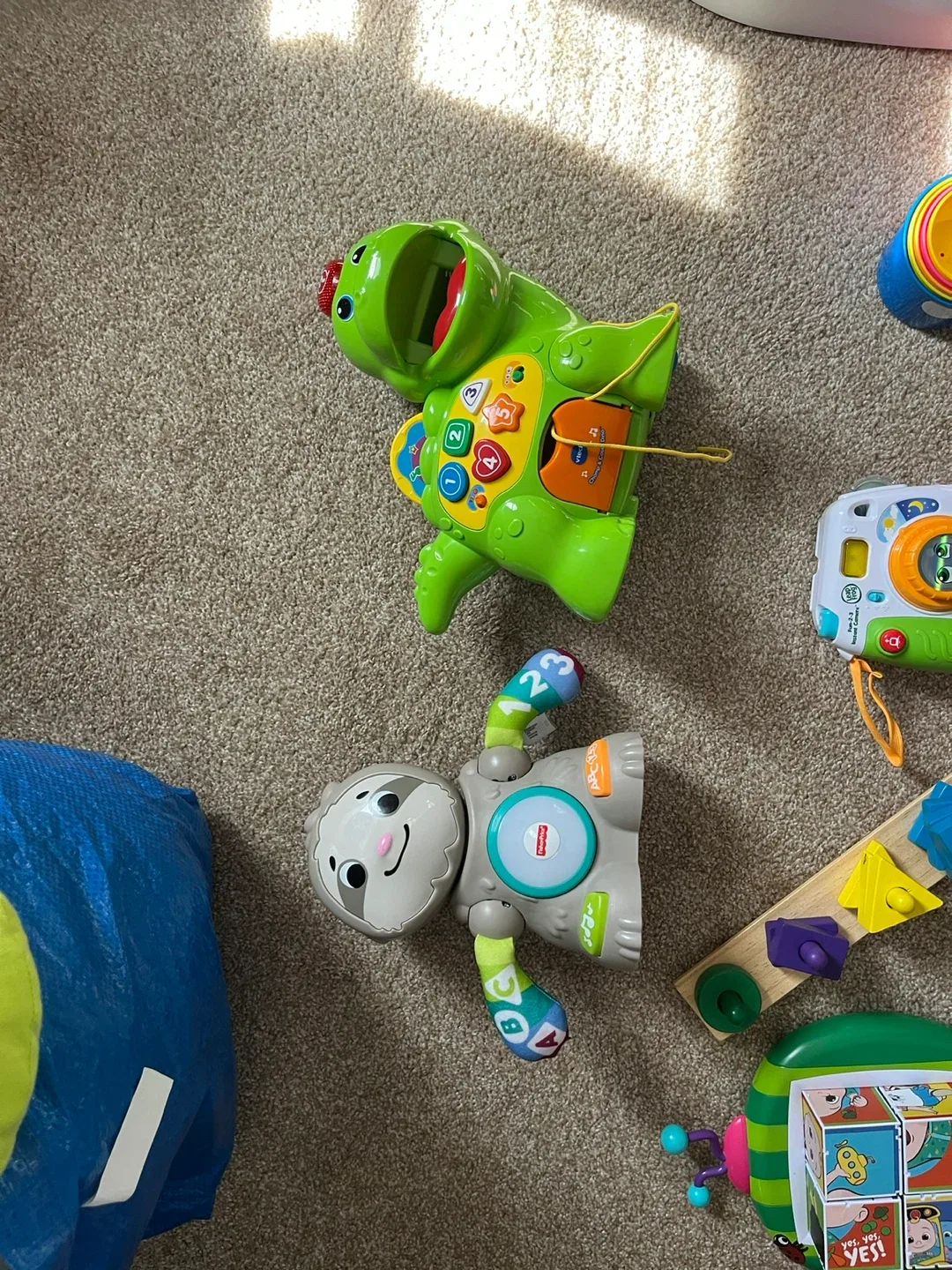 Mixed Lot of Baby/Toddler Toys - Fisher-Price, LeapFrog image indicator(2)