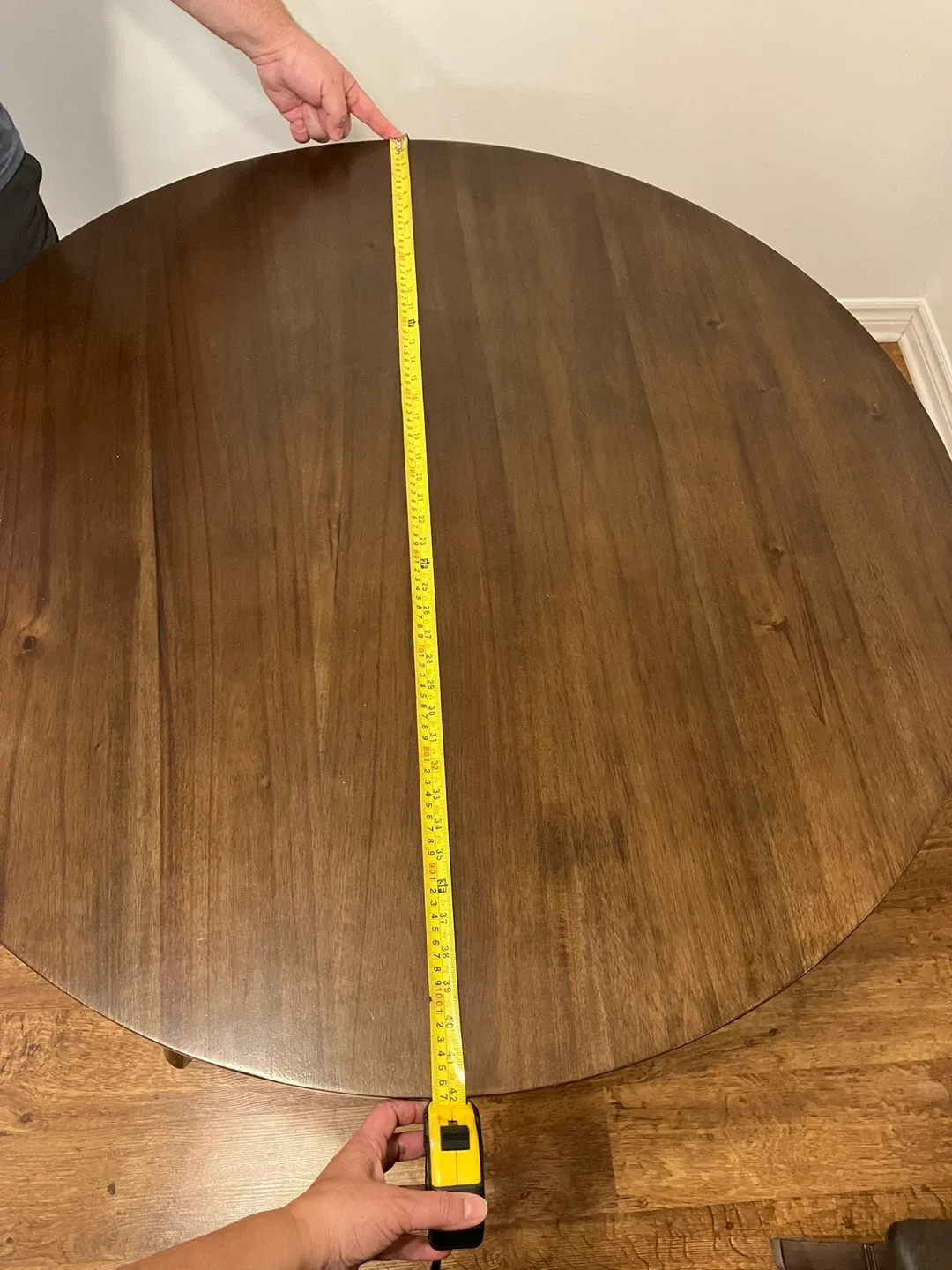 Round Dining Table with 4 Chairs image indicator(5)