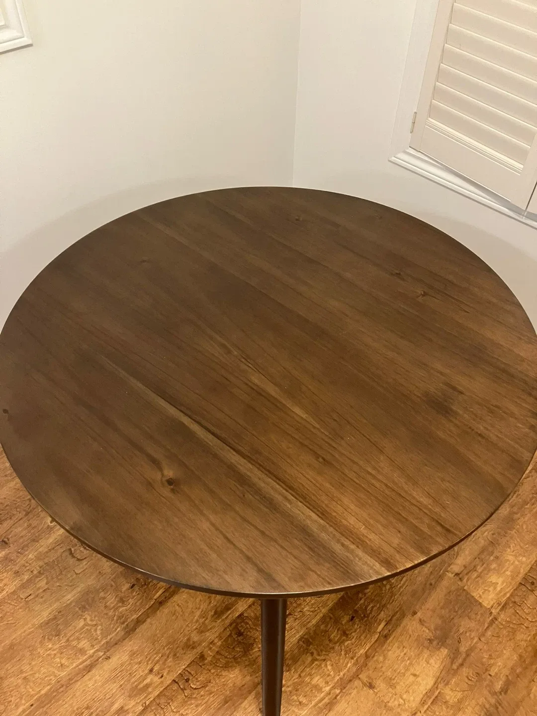 Round Dining Table with 4 Chairs image indicator(2)