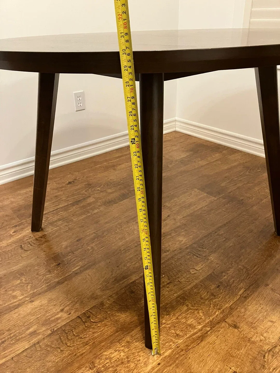 Round Dining Table with 4 Chairs image indicator(6)