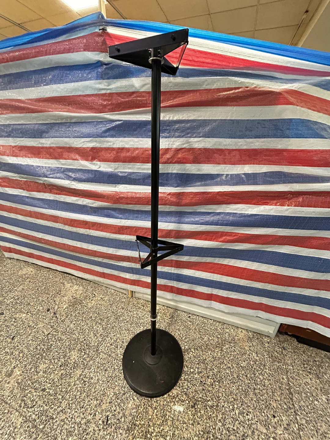 Black Stand
