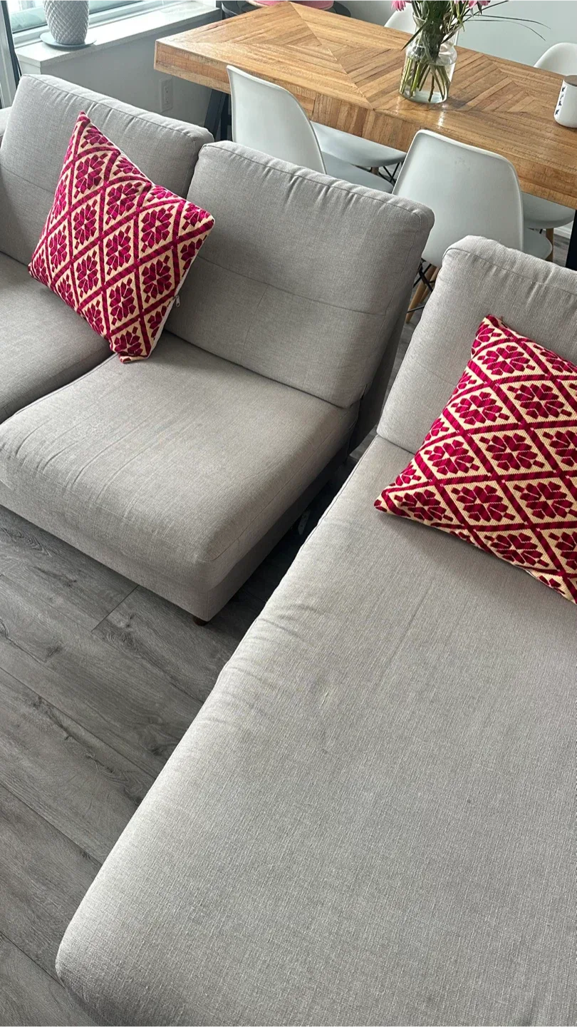 EQ3 Reversible Sectional Sofa - Light Grey image indicator(6)