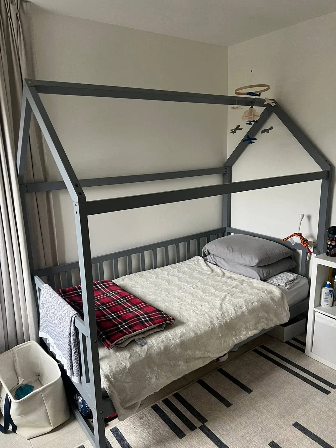 Grey House Frame Toddler Bed