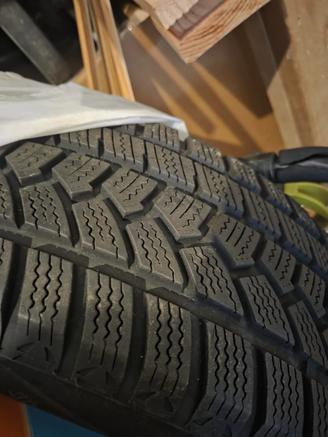Set of 4: Used Winter Tire - Great Condition - photo 5