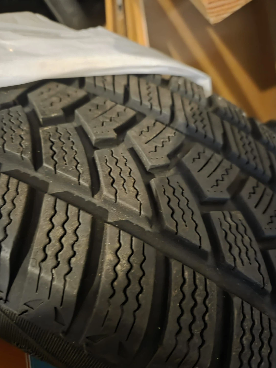 Set of 4: Used Winter Tire - Great Condition - photo 4