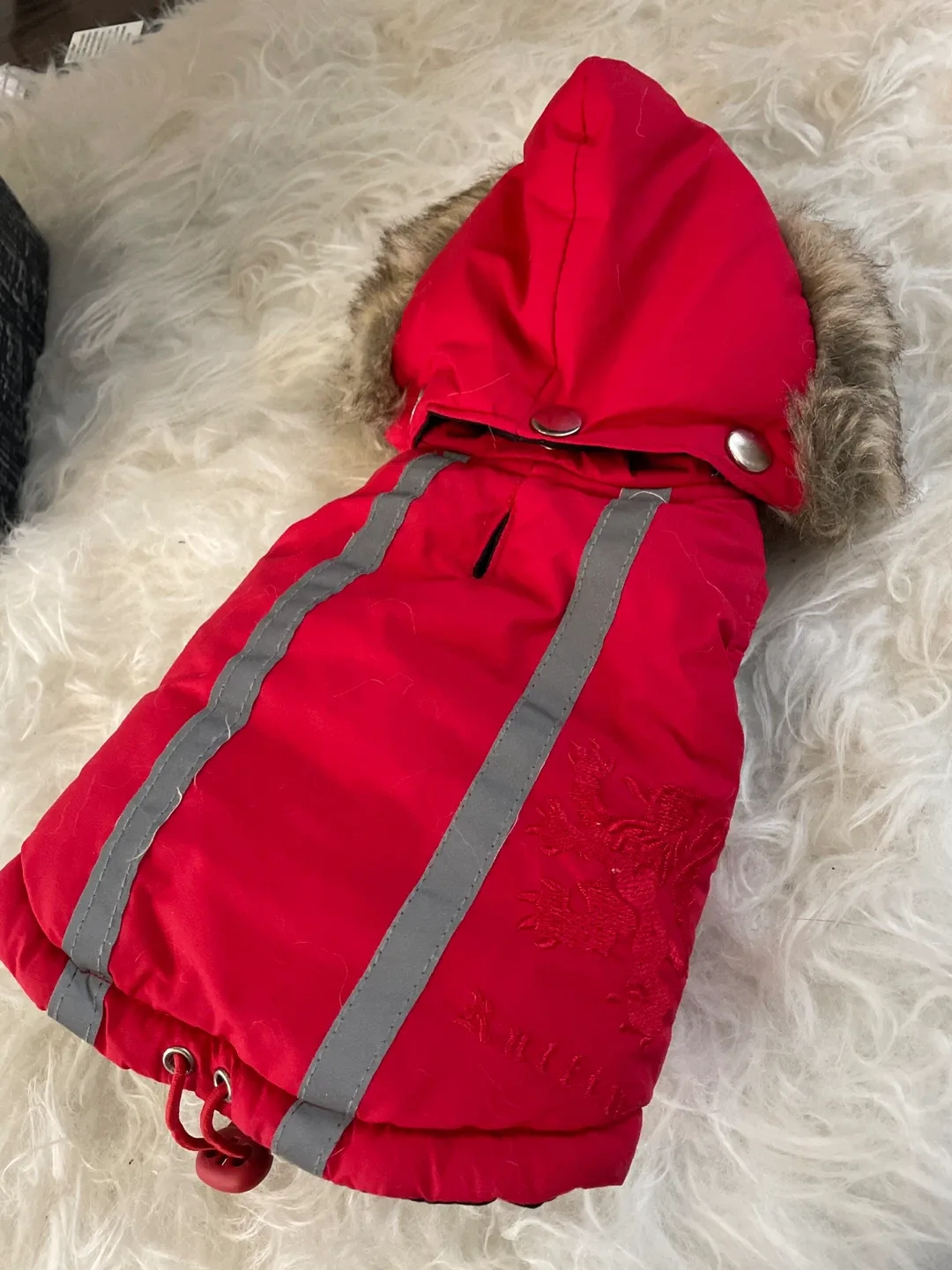 Red Dog Winter Vest with Furry Hood image indicator(4)