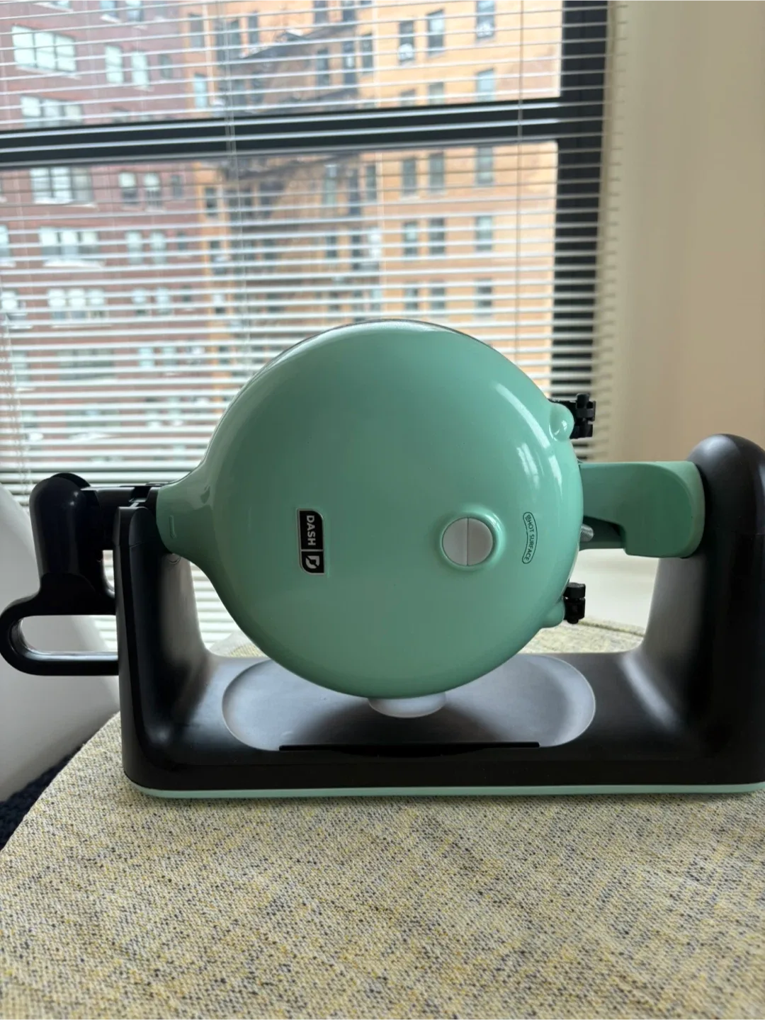 DASH NOT Mini Waffle Maker - Aqua image indicator(2)