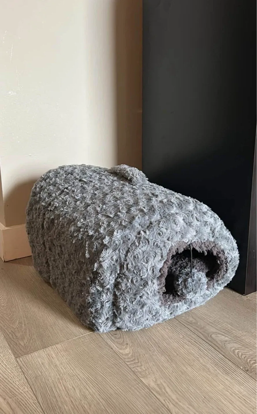 Whisker City Fur Hiding Hut & Toy Cat Bed