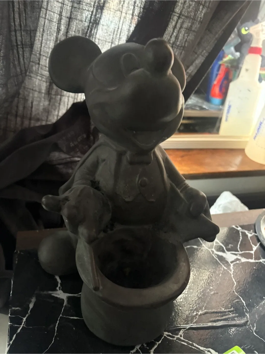 Mickey Mouse Statue image indicator(2)
