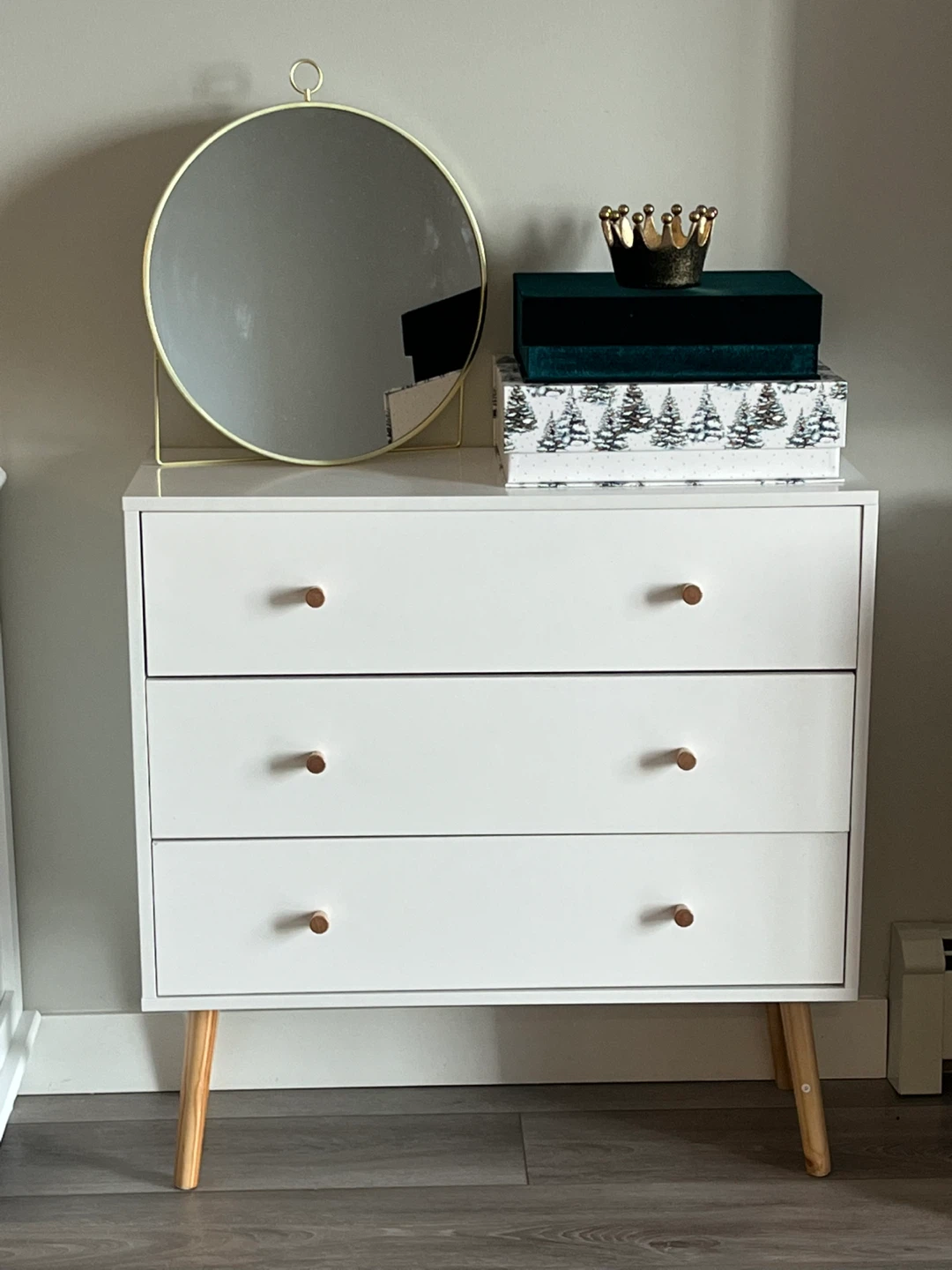 White 3-Drawer Dresser with mirror and boxes - photo 3
