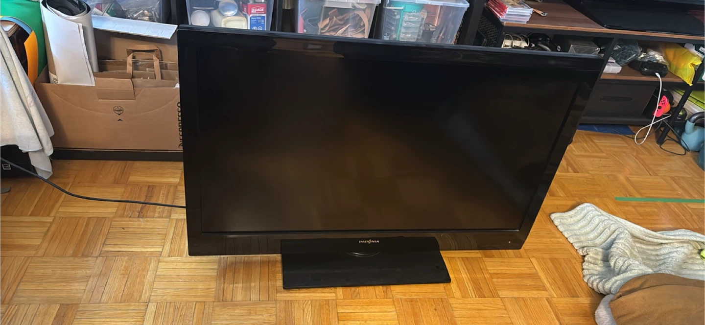 42” INSIGNIA TV