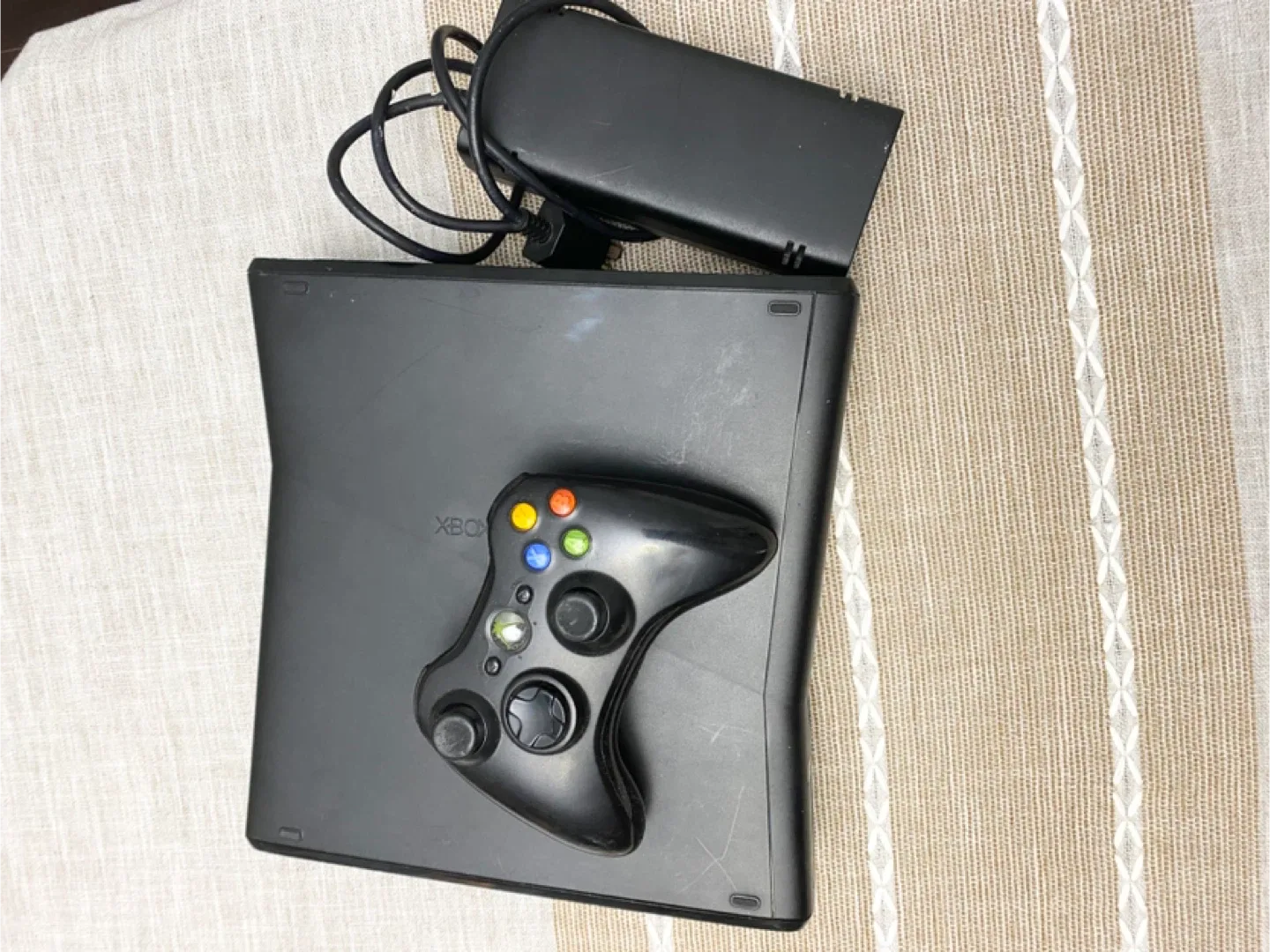 Xbox 360 with Controller and Power Supply image indicator(3)