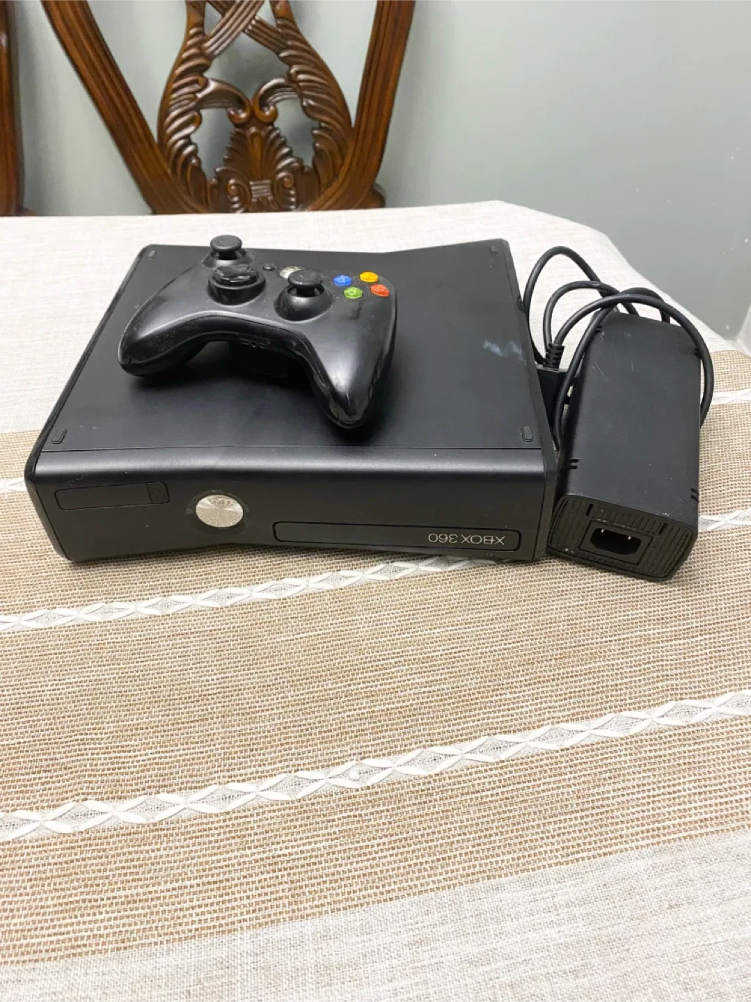 Xbox 360 with Controller and Power Supply image indicator(2)