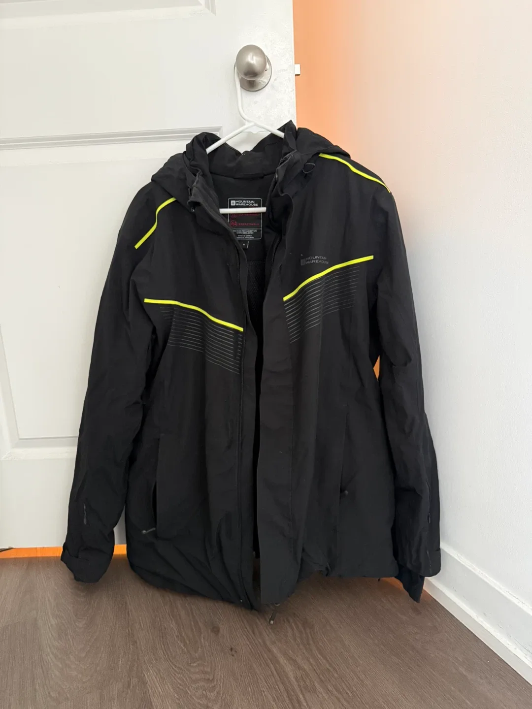 Men’s Black Waterproof Jacket – Size M