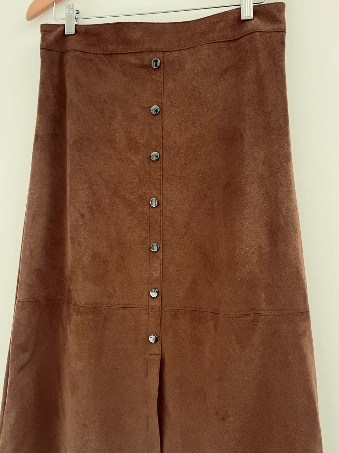 LAURA  FAUX SUEDE Midi A line akirt size 4 image indicator(3)