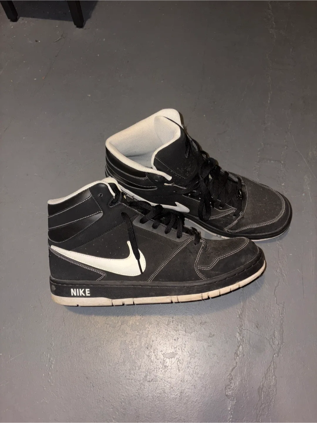Nike High Top Shoes Size 13
