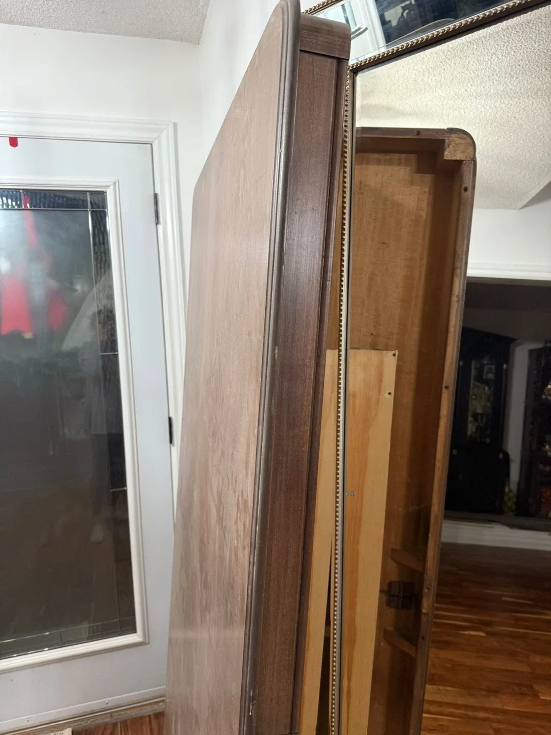 Red Wood Dining Table image indicator(3)